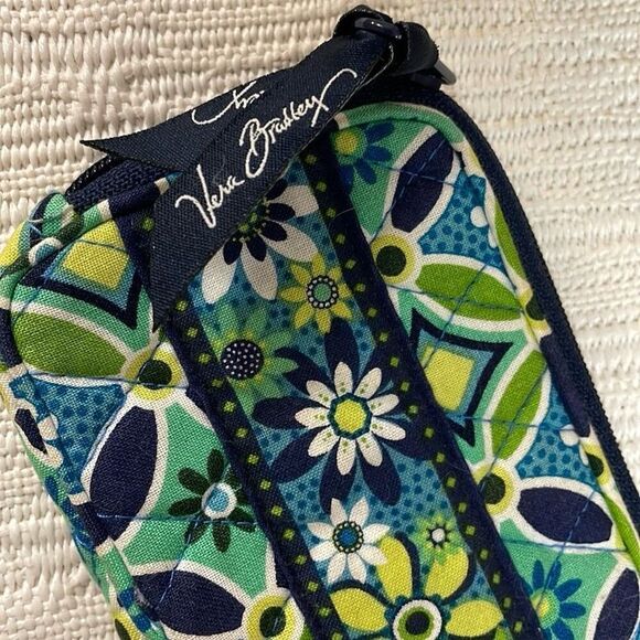 VERA BRADLEY Floral Wristlet Quilted Blue Green Coin Card Purse 3 1/2” x 5” - Picture 4 of 9
